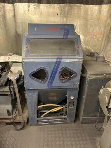 1013103-1 Blast cabinet GUYSON Euro 4 SF incl. filter cabinet