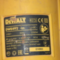 1033565-5 Dewalt DWE492 -qs angle grinder