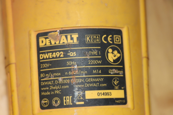 1033565-5 Dewalt DWE492 -qs angle grinder