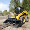 1044014-1 Compact loader Caterpillar 272C -2011