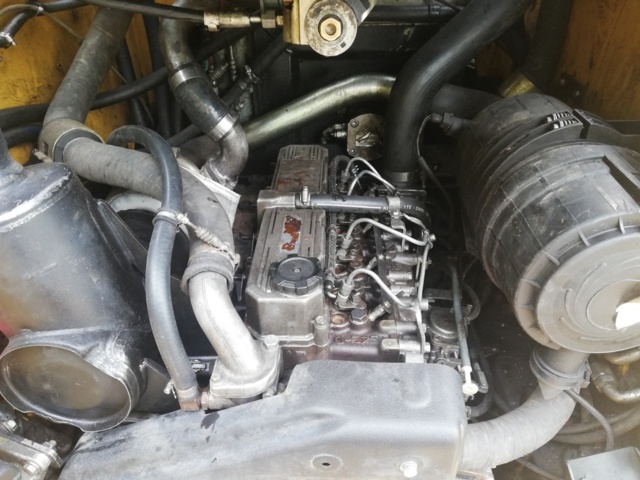 1044014-8 Compact loader Caterpillar 272C -2011