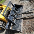 1044014-12 Compact loader Caterpillar 272C -2011