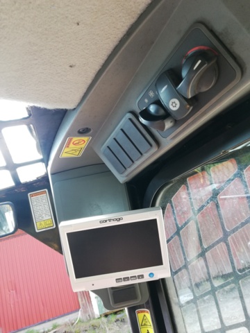 1044014-19 Compact loader Caterpillar 272C -2011