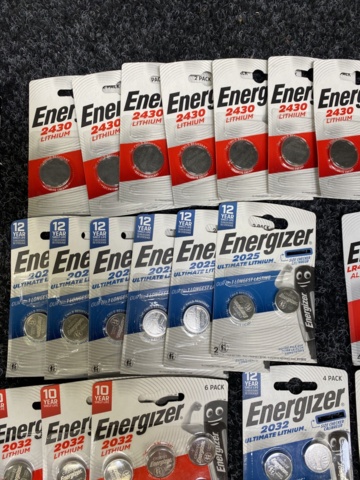 1044056-6 Assortment of batteries from Energizer