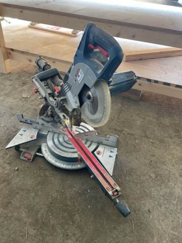 Cut and miter saw from the Bosch brand - PS Auction - We value the ...