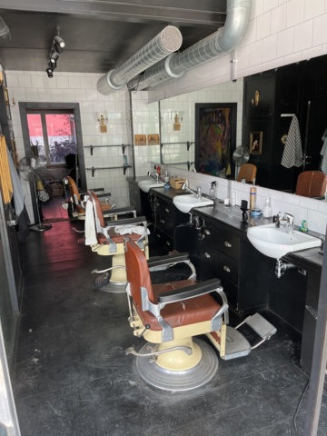 963384-2 Barbershop (hair tools, furniture/furniture, equipment, etc.).