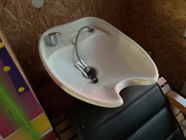 963384-13 Barbershop (hair tools, furniture/furniture, equipment, etc.).