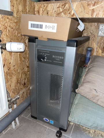 963384-16 Barbershop (hair tools, furniture/furniture, equipment, etc.).