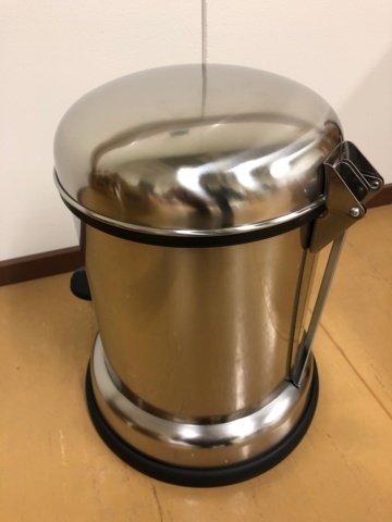 1044399-6 Vipp 14 roska-astia (käyttämätön)