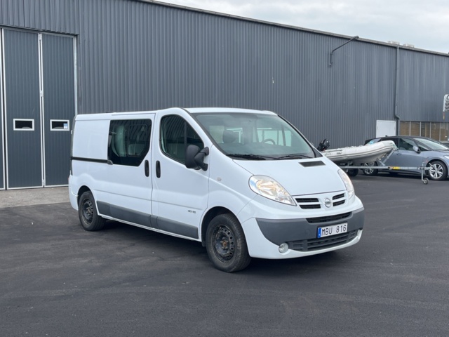 980536-3 Nissan Primastar Combi 2.0 dCi Manuell - 2011