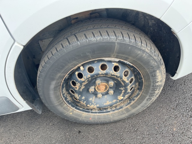 980536-9 Nissan Primastar Combi 2.0 dCi Manuell - 2011