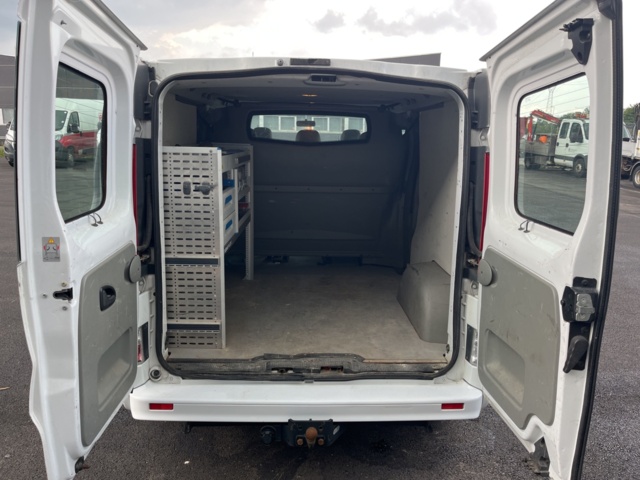 980536-30 Nissan Primastar Combi 2.0 dCi Manuell - 2011