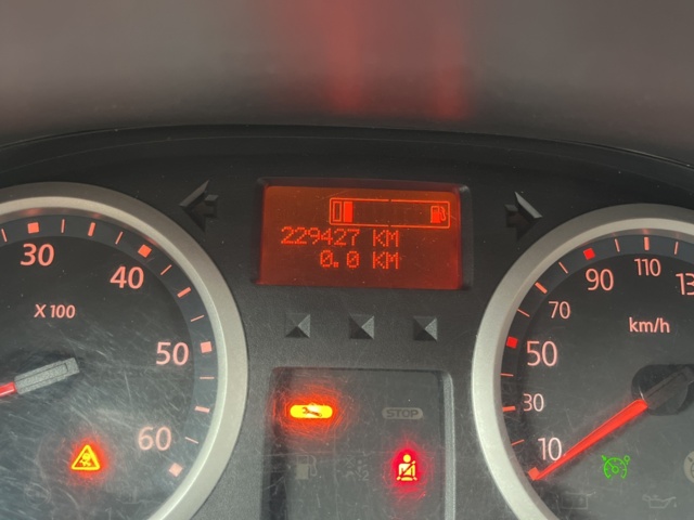 980536-35 Nissan Primastar Combi 2.0 dCi Manuell - 2011