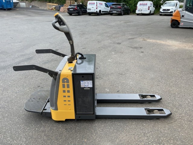 1042490-4 Athlete TLP/200 -2002