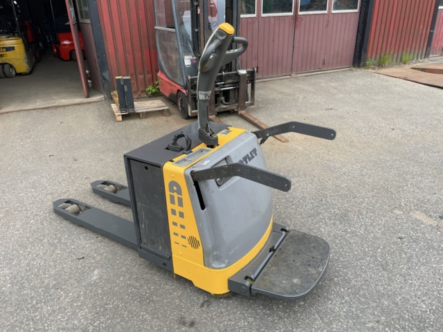 1042490-7 Athlete TLP/200 -2002