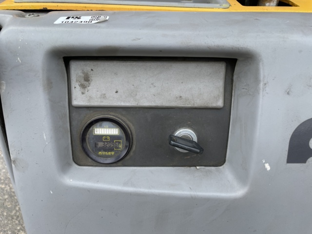 1042490-11 Athlete TLP/200 -2002