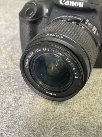 996372-6 System camera Canon EOS 2000D