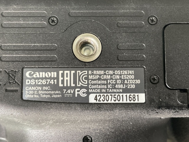 996372-14 System camera Canon EOS 2000D