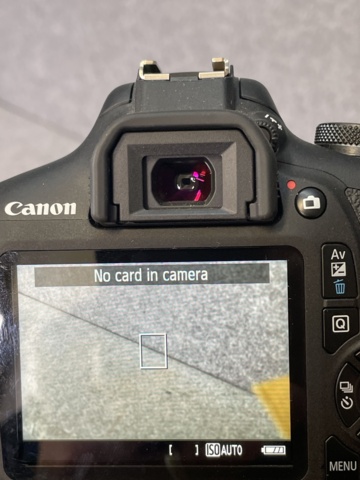 996372-13 System camera Canon EOS 2000D