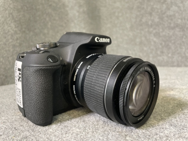 996373-2 System camera Canon EOS 2000D