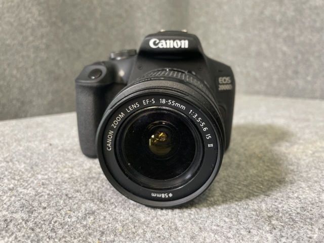 996373-4 System camera Canon EOS 2000D