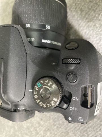 996373-9 System camera Canon EOS 2000D