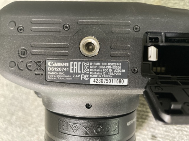 996373-15 System camera Canon EOS 2000D