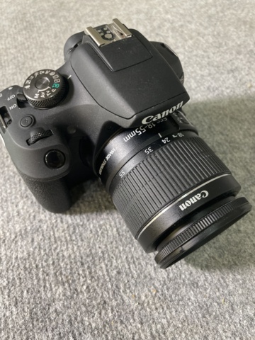 996373-6 System camera Canon EOS 2000D