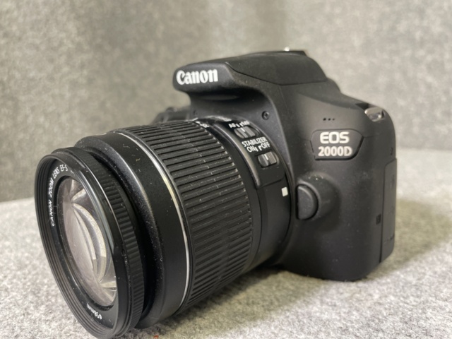 System camera Canon EOS 2000D - PS Auction - We value the future ...