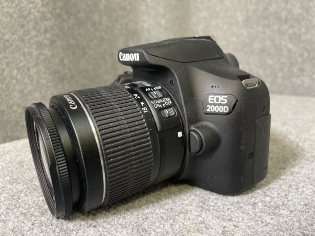 996376-1 System camera Canon EOS 2000D