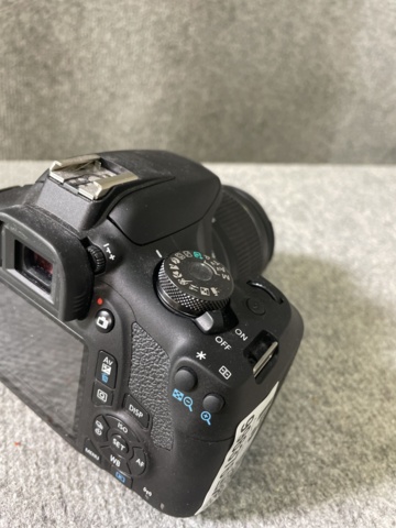 996376-5 System camera Canon EOS 2000D