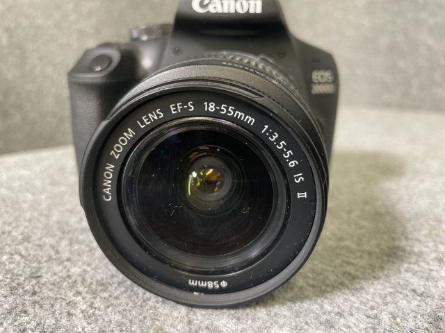 996376-3 System camera Canon EOS 2000D