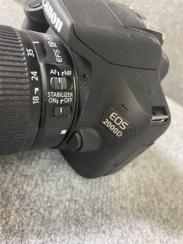 996376-4 System camera Canon EOS 2000D