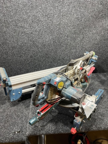 1023585-1 Bosch miter and miter saw with saw table