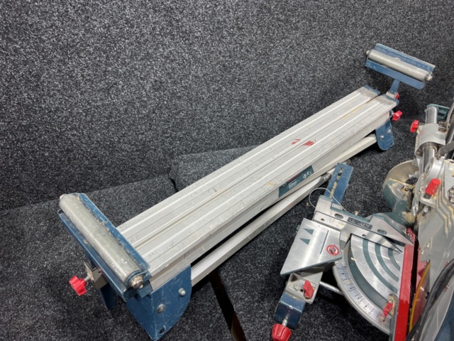 1023585-4 Bosch miter and miter saw with saw table