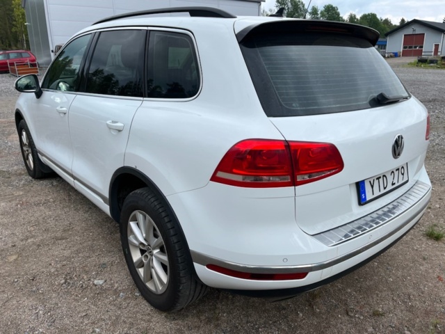 1043111-5 Volkswagen Touareg 3.0 V6 TDI 4Motion - 2018
