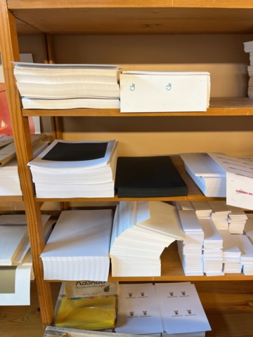 1038821-4 5 shelf sections including contents