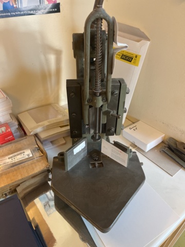 1038836-5 Punching machine / Folding machine