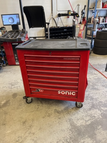1039367-1 Sonic  S11 Verktygsvagn med diverse verktyg.
