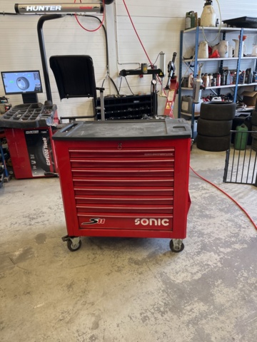 1039367-2 Sonic  S11 Verktygsvagn med diverse verktyg.
