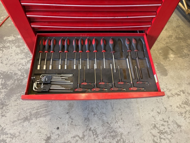 1039367-8 Sonic  S11 Verktygsvagn med diverse verktyg.