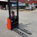 1042501-6 Stacker Linde L10 B - 2011