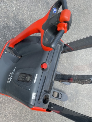 1042501-12 Stacker Linde L10 B - 2011