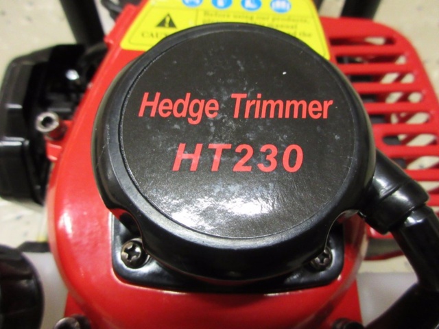 1044614-7 Petrol-powered hedge trimmer