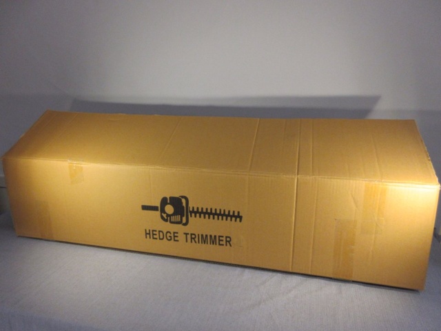 1044614-8 Petrol-powered hedge trimmer