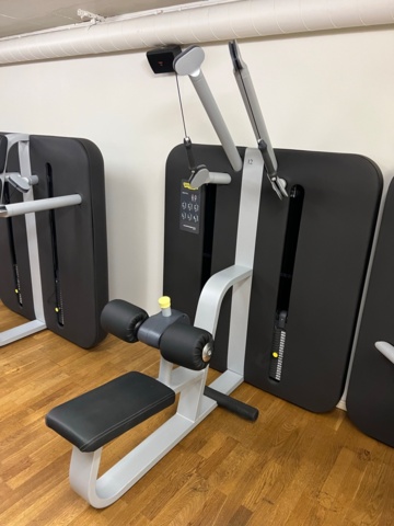 1039385-3 Technogym High Pull