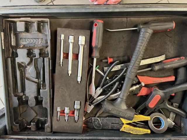 1043182-8 Tool cart Sonic with tools