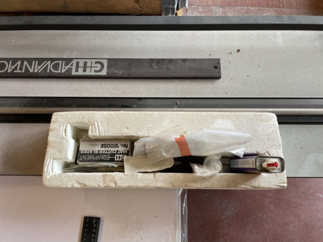 1042540-4 Passepartout cutter CH Advantage M60 Pro