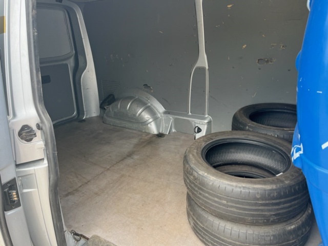 1043250-17 Volkswagen Transporter 2.0 TDI 102hp, 2012