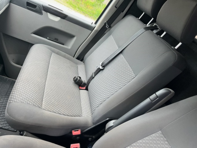 1043250-22 Volkswagen Transporter 2.0 TDI 102hp, 2012